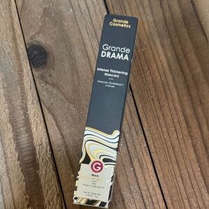 Grande Drama Black Intense Thickening Mascara. NIB. Full size